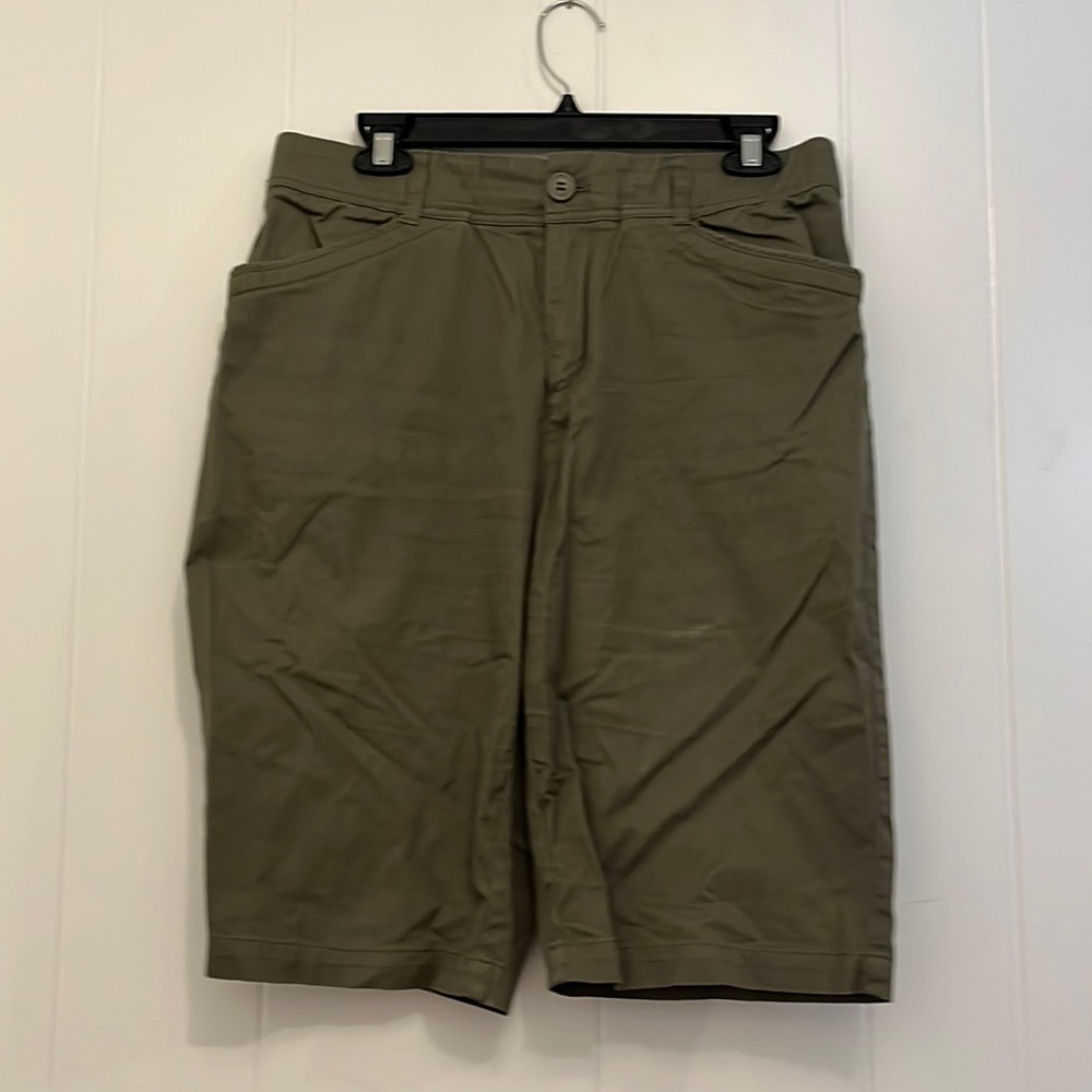 Army green Christopher and Banks shorts
